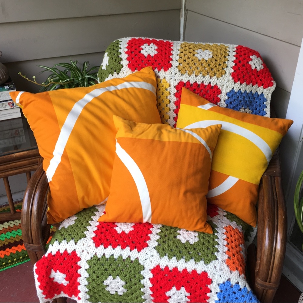 💖VTG Op Art/Mod/MCM pillow set💖 Orange/Yellow - Picture 6 of 7